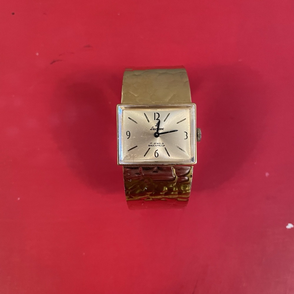 Vintage 1980s Ladies LAUSANNE Gold Tone Hinged Bangle Bracelet Watch Wind Up‎
